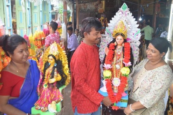 Households all set to welcome ‘Goddess of Wealth’ in homes Households all set to welcome ‘Goddess of Wealth’ in homes